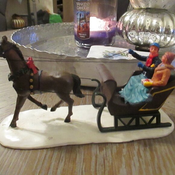 Lemax Dashing Through The Snow Village Collection Christmas Horse Sleigh - Picture 1 of 5